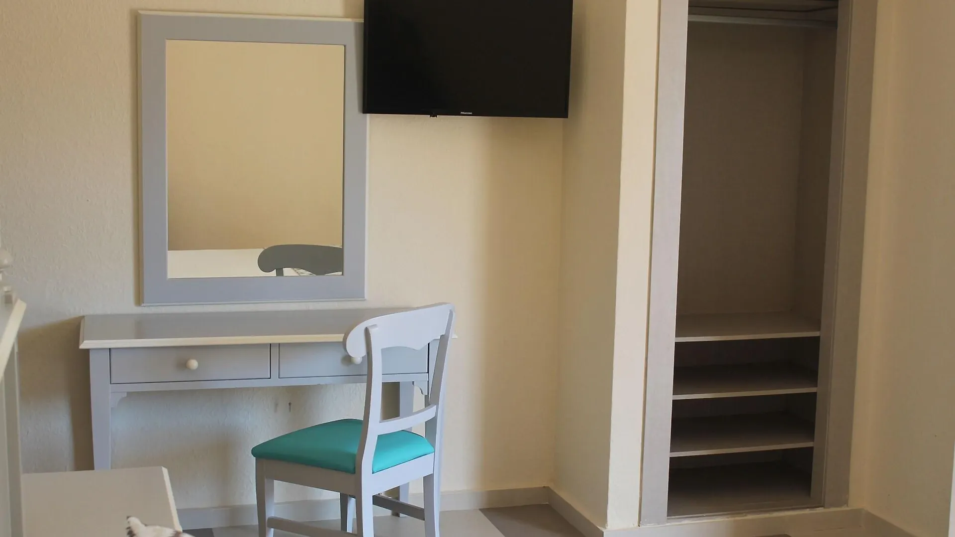 **  Hotel Playa Sol El Arenal  Spain