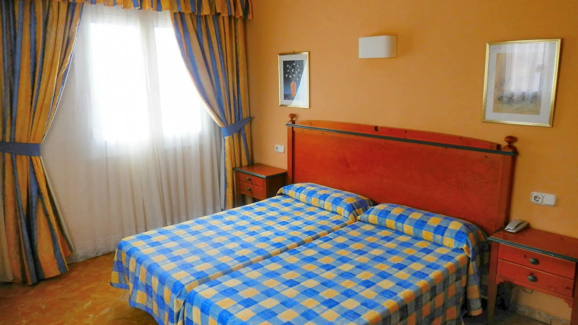 Hotel Playa Sol El Arenal 2*,